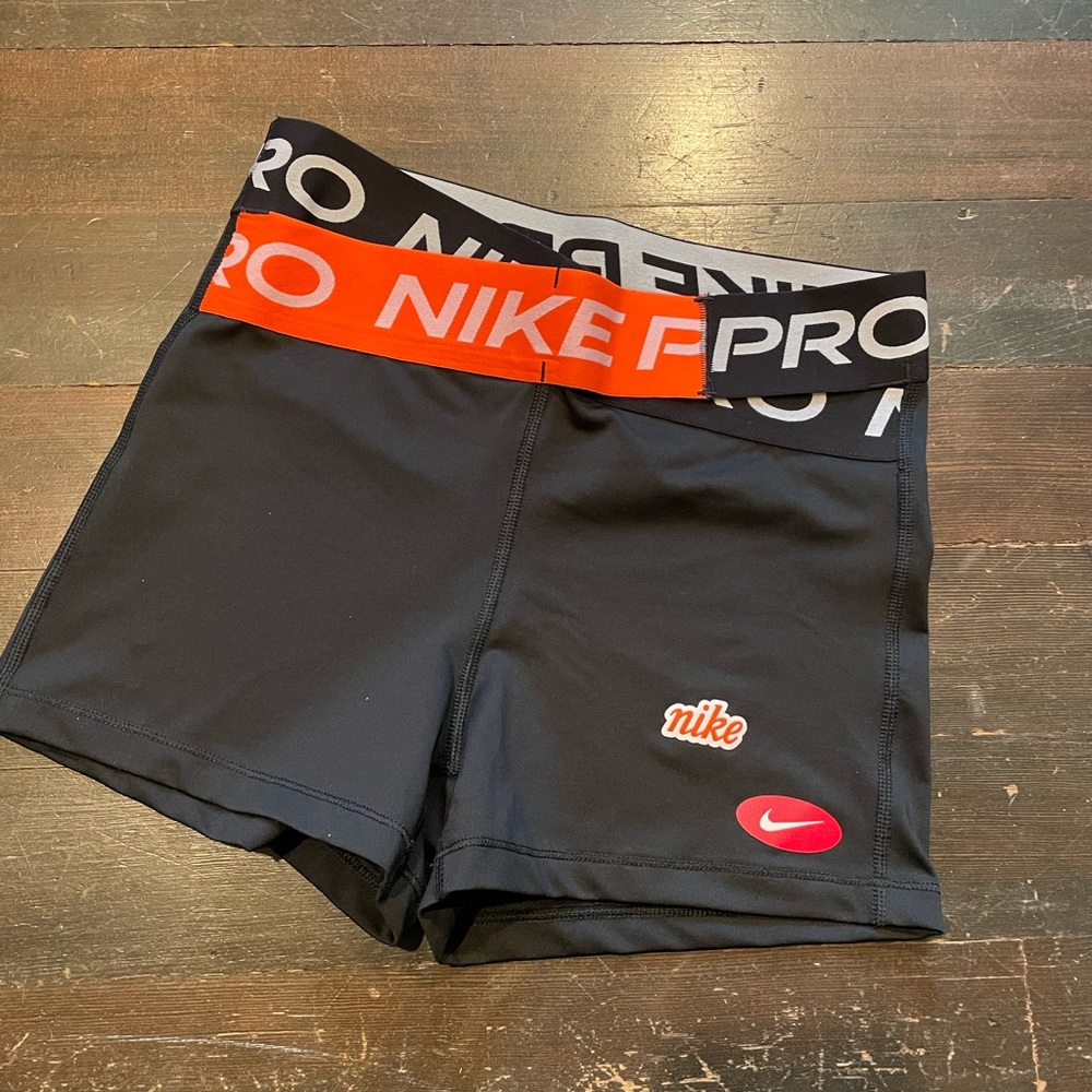 Nike pro intertwist short leggings
